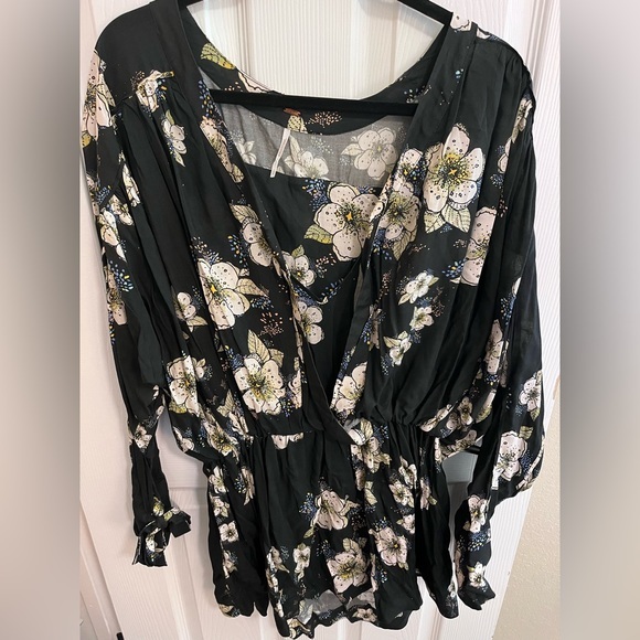 Free People Tops - Free people long floral tunic